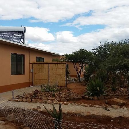 Cheetah View Lodge Otjiwarongo Esterno foto