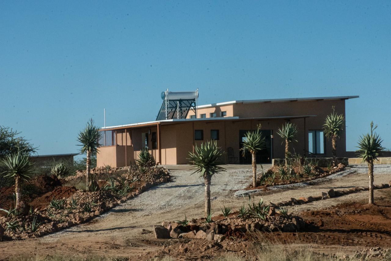 Cheetah View Lodge Otjiwarongo Esterno foto